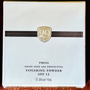 29 Finishing Powder SPF 12 Pale Blush NWT mirrored compact made in Italy